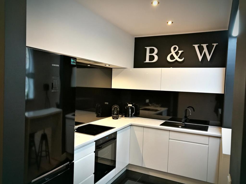 Black&White Apartment- Wierzbowa 5 Poznań Exteriör bild